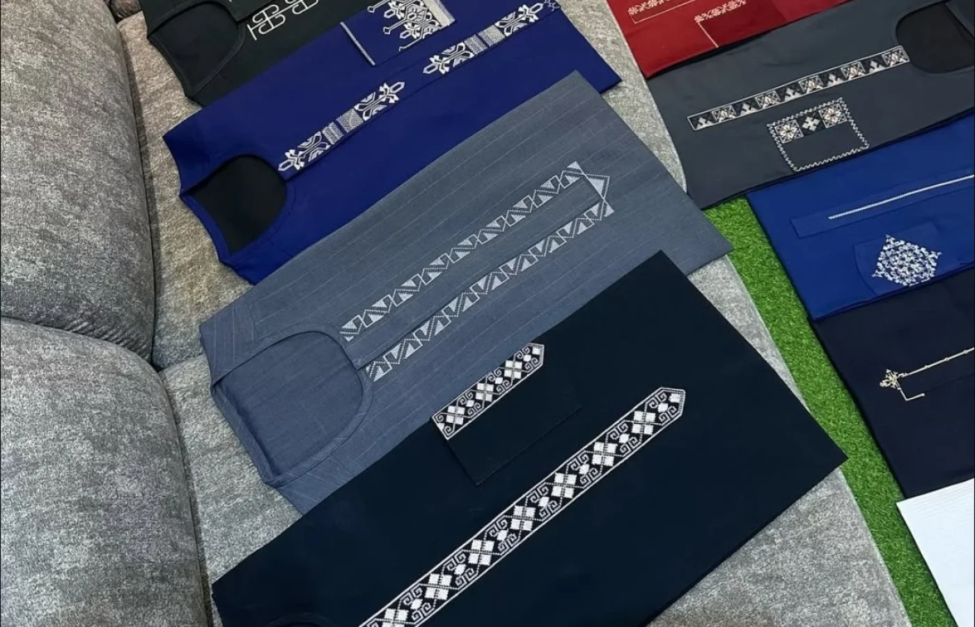 Prêt à porter disponible immédiatement — photo 1