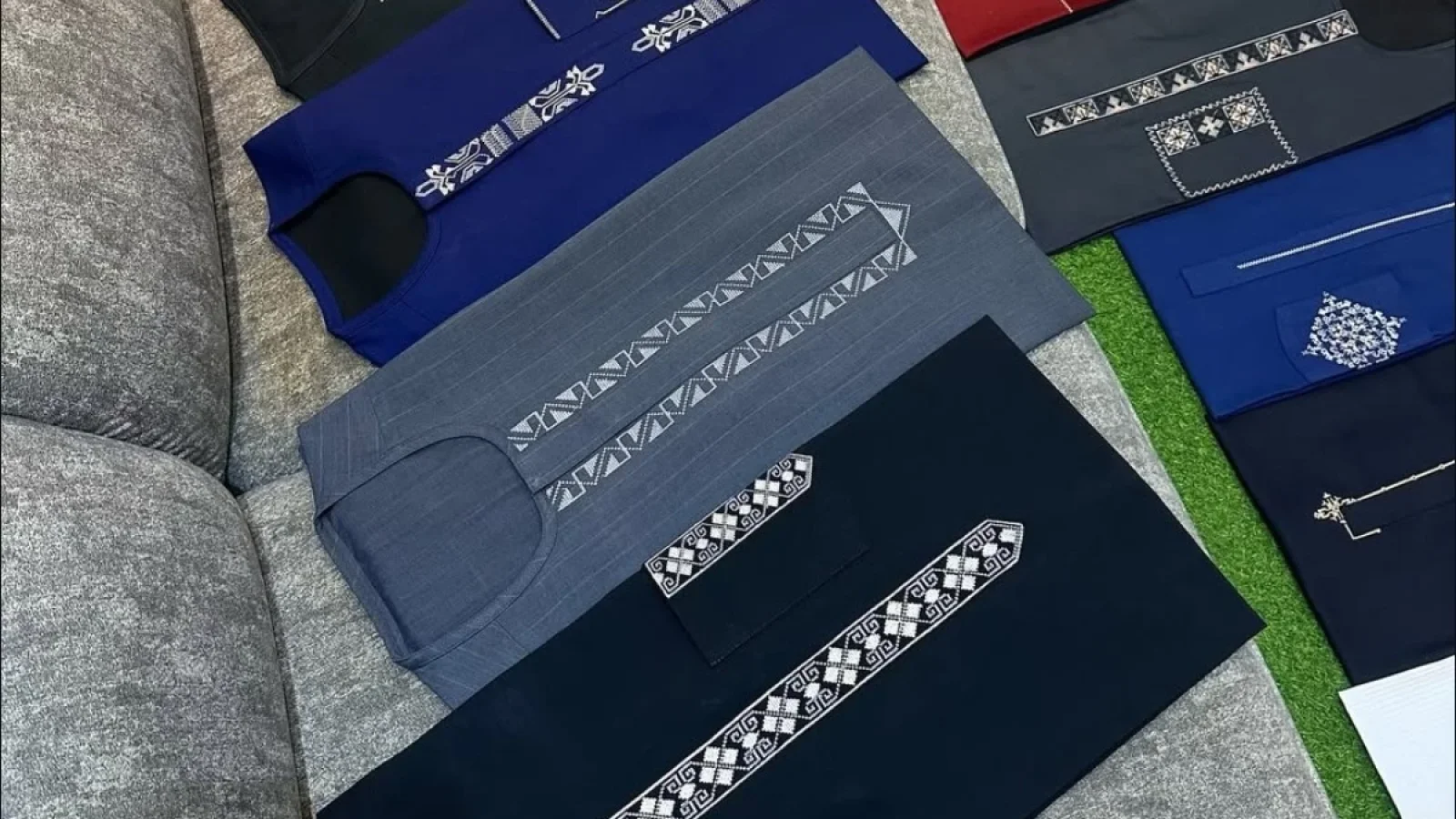 Prêt à porter disponible immédiatement — photo 1