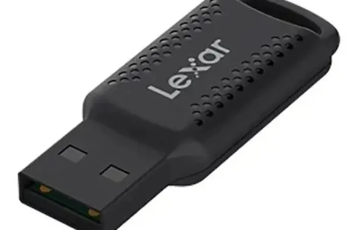 Lexar® JumpDrive® V400 USB 3.2 Flash Drive — photo 3