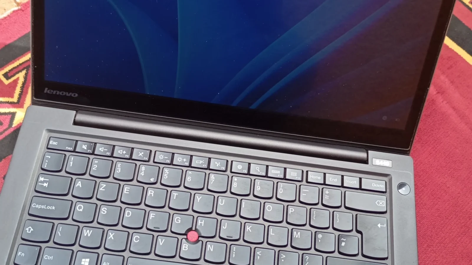 PC Portable Lenovo ThinkPad Tactile - Intel i3 / 8Go RAM / 500Go SSD. — photo 1