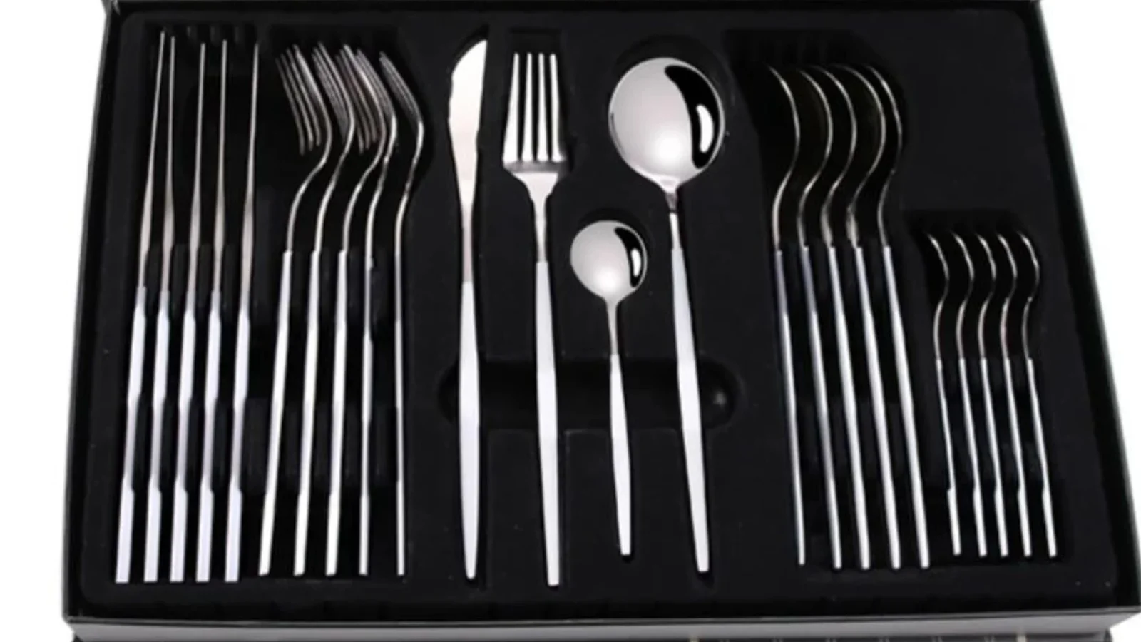 Couverts — photo 1