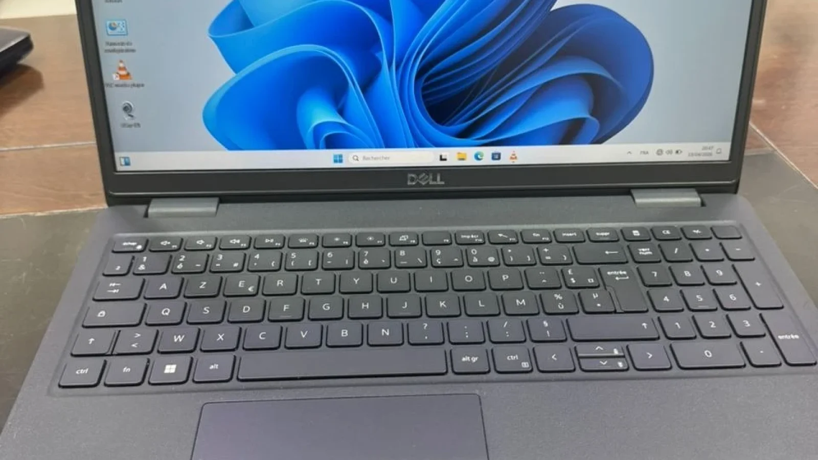 Dell Latitude 3520 — photo 1