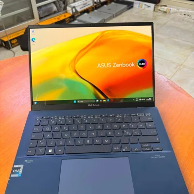 Asus Zenbook Oled i7/16GB/512GB 2024